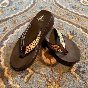 ☀️CORKY’S LEOPARD WEDGE FLIP FLOP SANDAL BROWN SZ 8